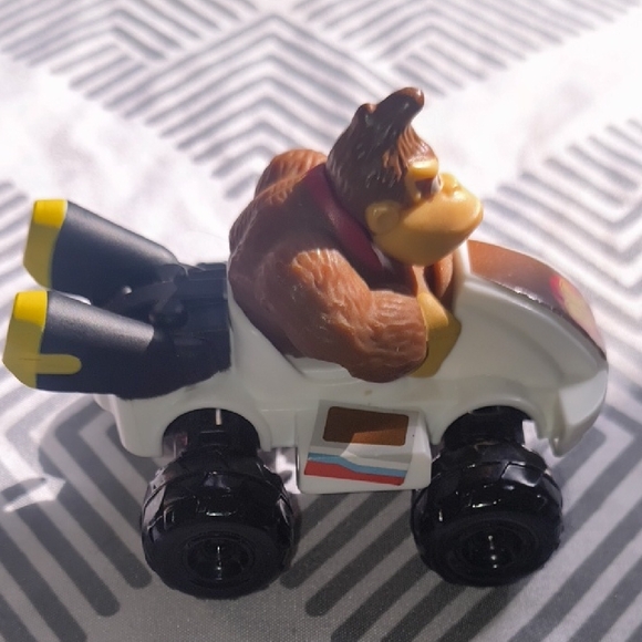 Set of 4 Mario Kart 8 Deluxe McDonald's Toys - Mario Luigi Peach Donkey Kong DK - Picture 13 of 16